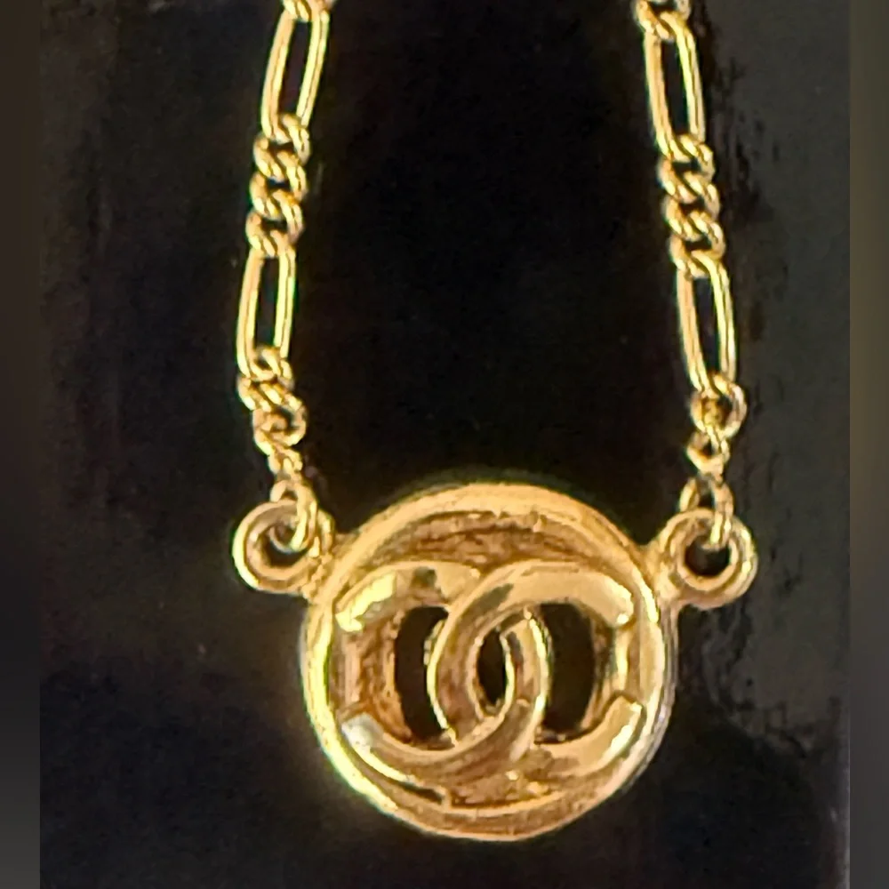CHANEL 1983 CC Medallion-Pendant Necklace - Picture 7 of 11